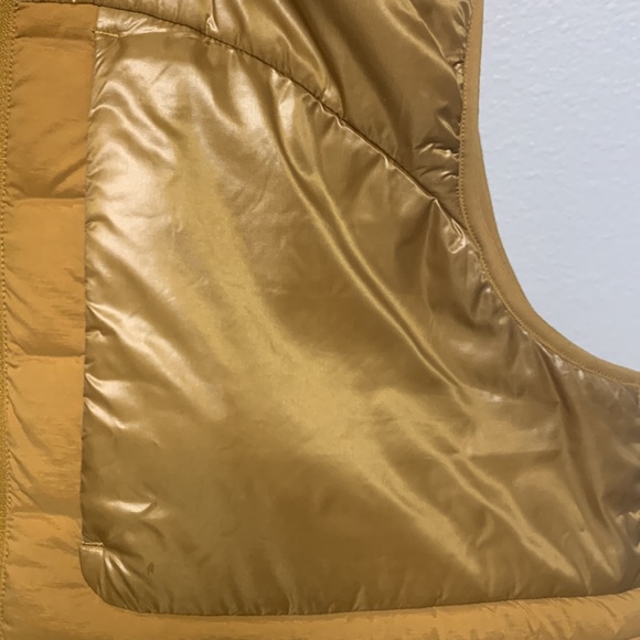 Lululemon Down Vest - Picture 11 of 11